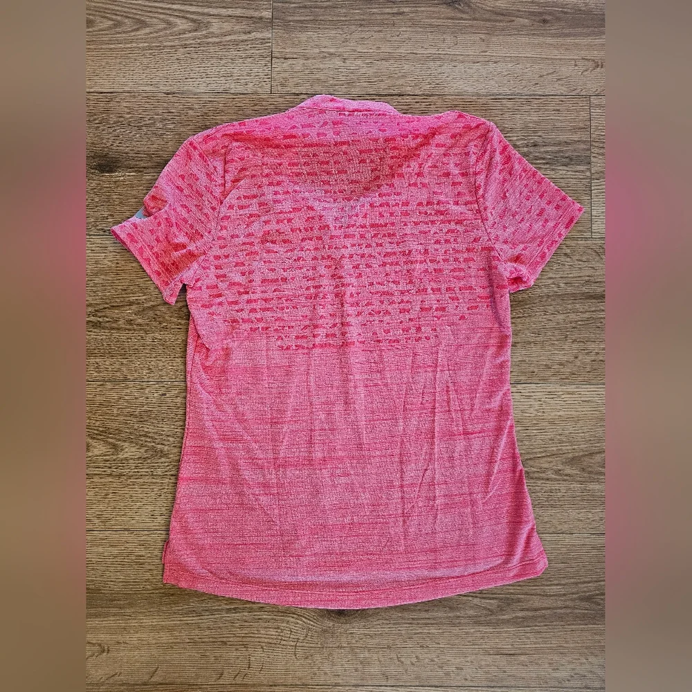 Nike Zonal Cooling Women's Vibrant Coral Short Sleeve Tee, Size Medium